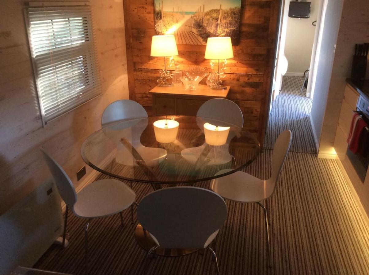 Woodland View - A Place To Escape Apartment Swynnerton Bagian luar foto